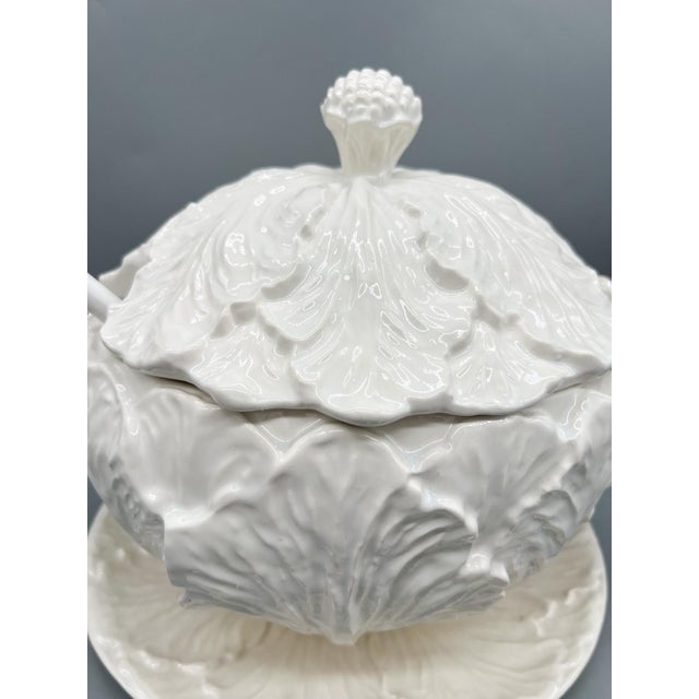 Mid 20th Century Mid-Century California Pottery White Cabbage Tureen With Underplate and Ladle - Hollywood Regency, Traditional, Grandmillennial For Sale - Image 5 of 16