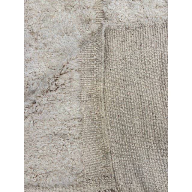 White Large Moroccan Beni M’rirt Rug 7'10" X 11'6" – Luxury Handwoven Wool Carpet, Minimalist Cream High-End Design For Sale - Image 8 of 9