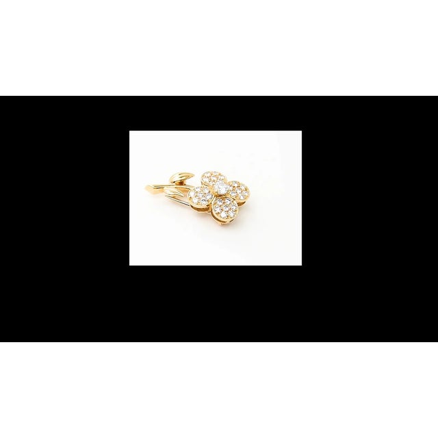 Contemporary Van Cleef & Arpels Diamond 18k Yellow Gold Flower Pin Brooch For Sale - Image 3 of 10