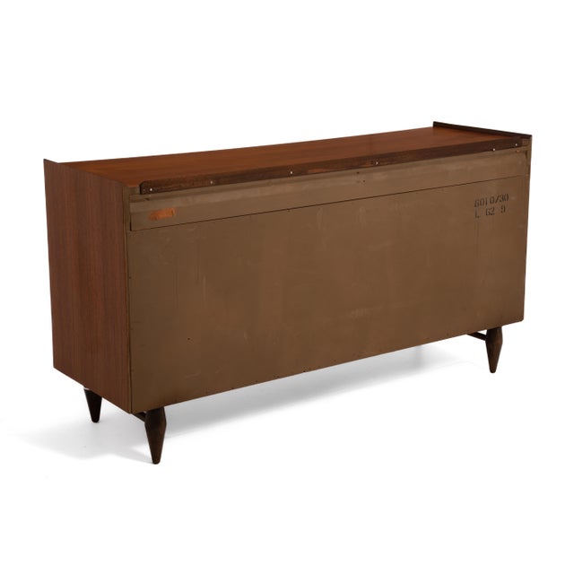 Wood Broyhill Premier Walnut Mid Century Dresser Twelve Drawers Central Doors Credenza For Sale - Image 7 of 17