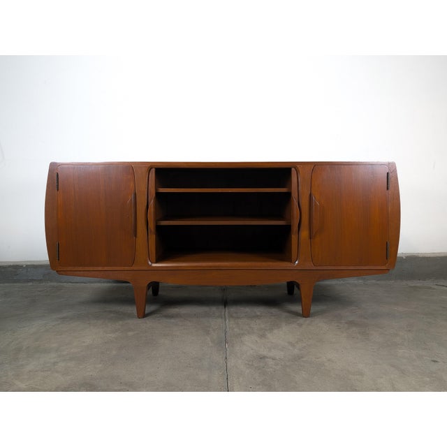 Uldum Møbelfabrik Vintage Mid Century Modern Teak Sideboard / Buffet Designed by Johannes Andersen, Attributed For Sale - Image 4 of 17