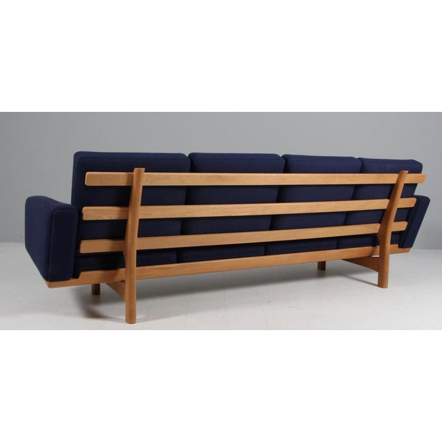 4-Seater Sofa Model 235/4 attributed to Hans J. Wegner for Getama For Sale - Image 5 of 6