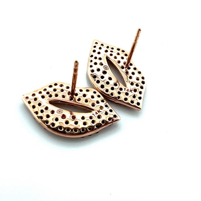 Contemporary Sydney Evan 14k Rose Gold & Ruby Lips Style Earrings For Sale - Image 3 of 11