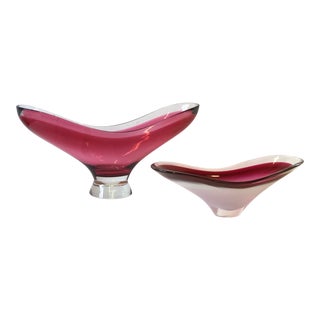 Set of Paul Kedelv for Flygsfors Coquille Cranberry Art Glass Bowls - a Pair For Sale