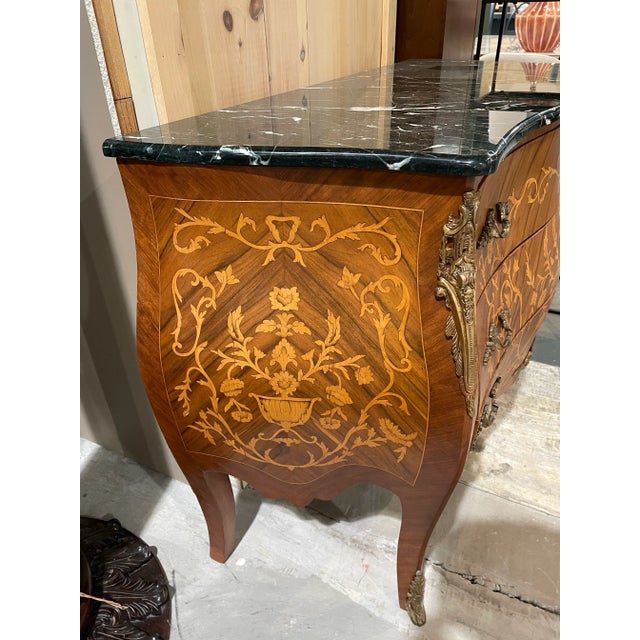 French Provincial Late 20th Century Marble Top Bombe Chest With Inlaid Floral Design For Sale - Image 3 of 11