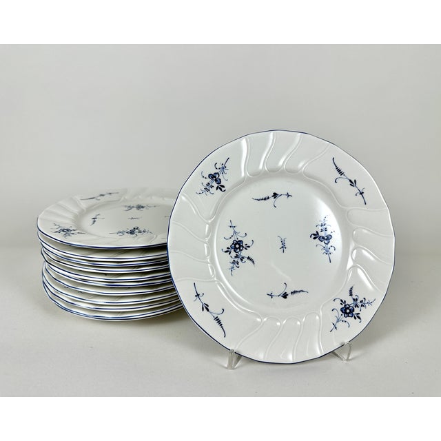 Blue Vintage Luxembourg Vitro-Porcelain Tea Service from Villeroy & Boch, 1970s, Set of 39 For Sale - Image 8 of 11