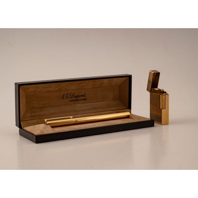 Gold-Plated Standard Lighter and Vermeil Piston Fountain Pen from S.T. Dupont, 1970s, Set of 2 For Sale - Image 4 of 18