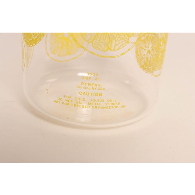 Yellow Vintage Pyrex Two Quart Glass Lemonade Carafe / Pitcher With Lid Model 3520 For Sale - Image 8 of 12