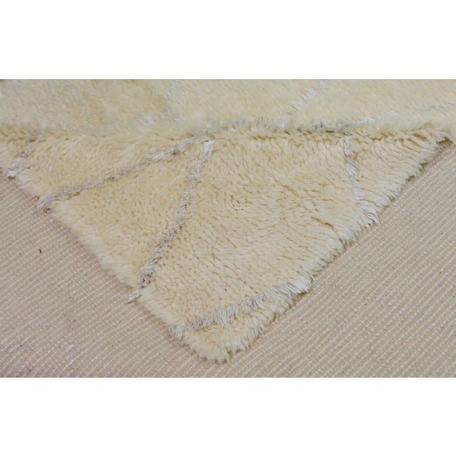 2000 - 2009 Moroccan Modern Hand Knotted Wool Rug, 6'x9' For Sale - Image 5 of 6