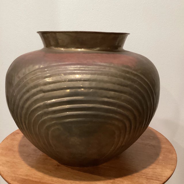 Vintage Mid 20th Century Very Large Handmade Hammered Copper Finish Brass Vase For Sale - Image 13 of 13