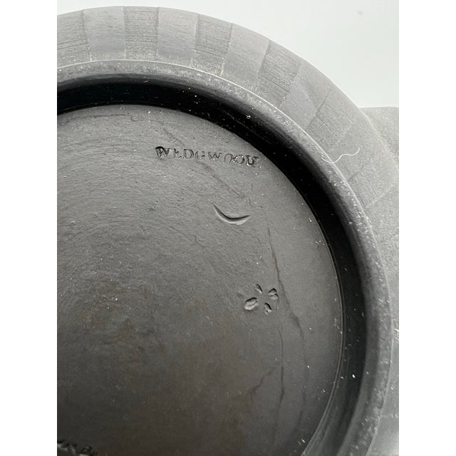 Stunning Antique Wedgwood Black Basalt Teapot, C. 1790-1830 With Widow Finial For Sale - Image 10 of 12