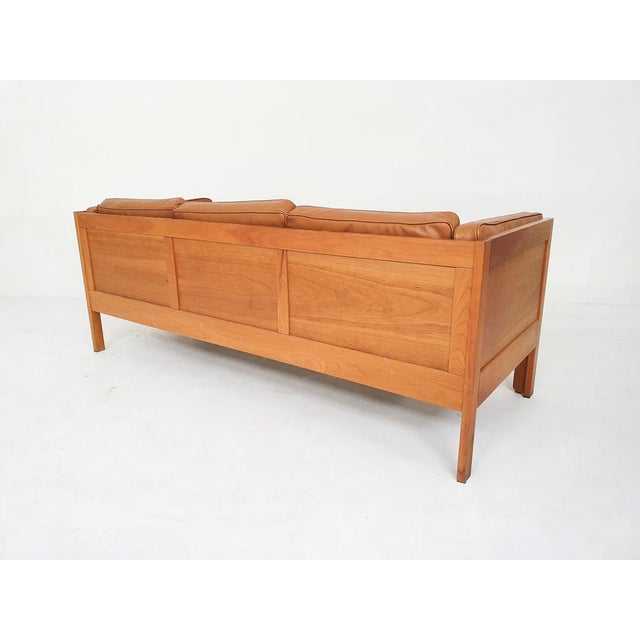 Børge Mogensen Cognac Leather 2343 Sofa by Børge Mogensen for Fredericia, Denmark, 1960s For Sale - Image 4 of 17