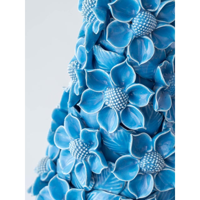 1970s Hand-Carved Turquoise Floral Ceramic Table Lamp with Silk Lampshade from Manises, Spain, 1960s For Sale - Image 5 of 16