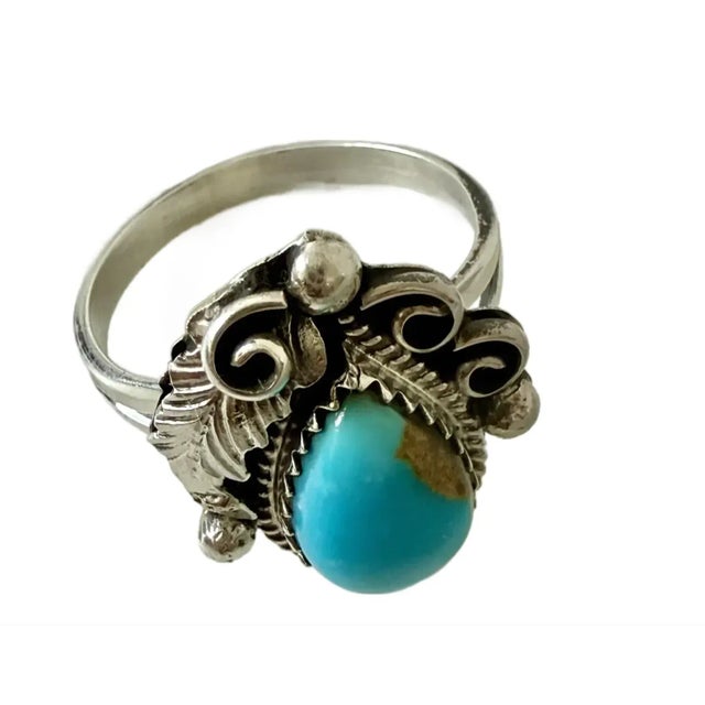 Vintage American Turquoise and Sterling Silver Ring With Leaf Motif - Size 8.25 For Sale In New York - Image 6 of 6