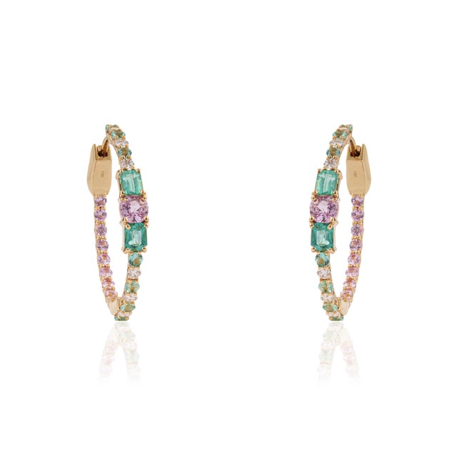 VRJewels 2.39ct Emerald Pink Sapphire & Diamond Snap Back Hoops in 18k Gold- 2 Pieces For Sale - Image 4 of 17