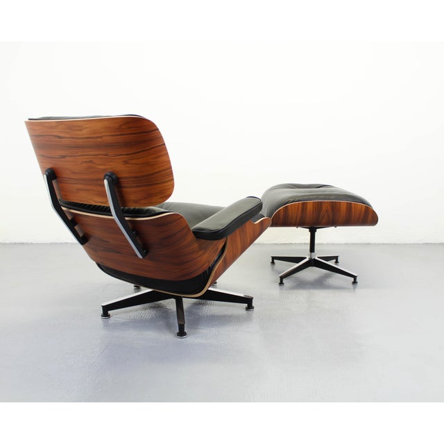 Herman Miller Set of Lounge Chair with Ottoman by Charles and Ray Eames for Herman Miller, Set of 2 For Sale - Image 4 of 14
