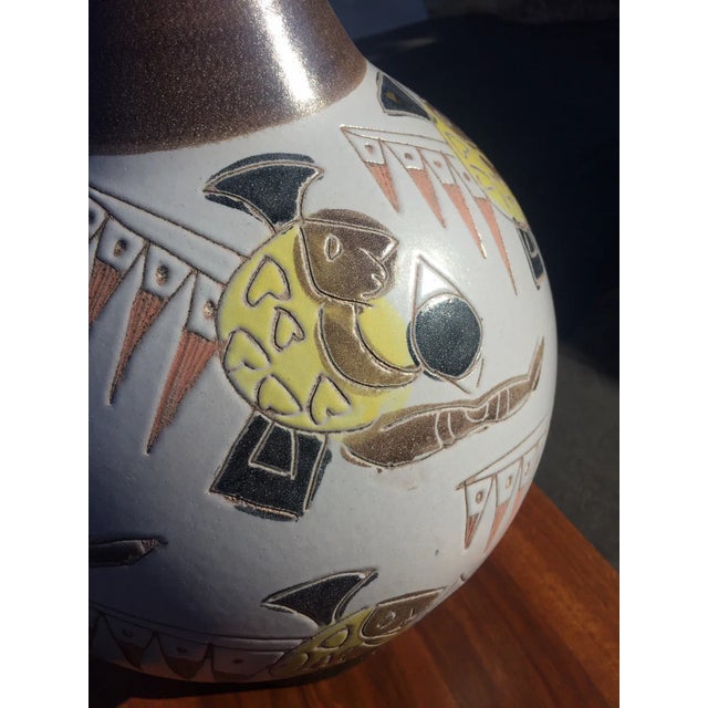 Mid Century Modern Bulbous Pottery Table Lamp For Sale - Image 4 of 5