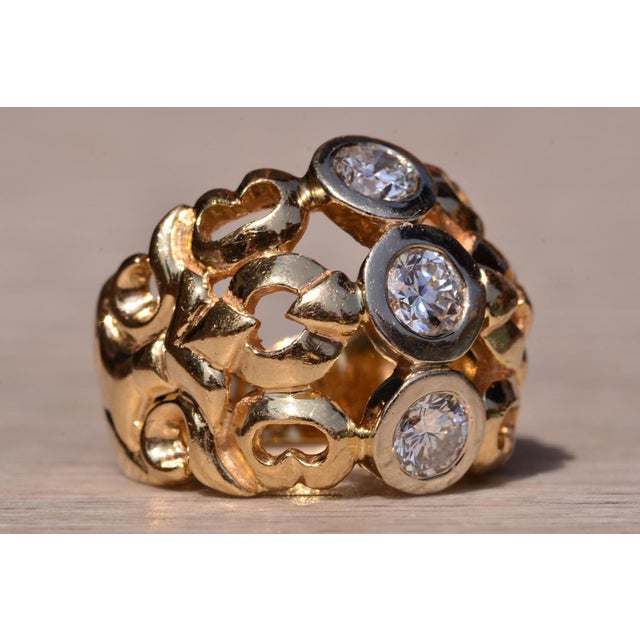 Gold The Trifecta: Outstanding Three Diamond Ring in Yellow Gold For Sale - Image 8 of 11
