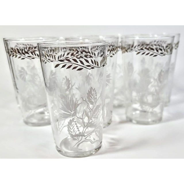Art Deco Vintage Art Deco Gold and White Floral Tumblers- Set of 8 For Sale - Image 3 of 11