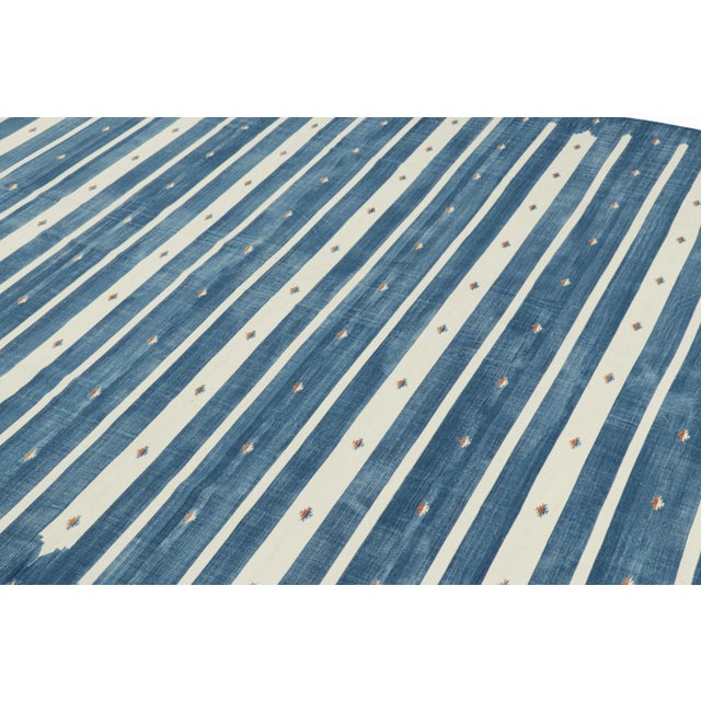 This contemporary Dhurrie flat weave is an exciting new entry in Rug & Kilim's esteemed custom-capable collection....