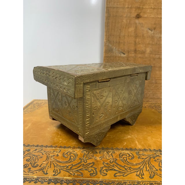 Indian Vintage Hammered & Tooled Brass Casket With Copper Accents For Sale - Image 3 of 7