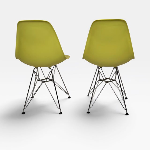 Herman Miller Pair of Eames Molded Plastic Side Chairs (Dsr) for Herman Miller – Lime Green For Sale - Image 4 of 10