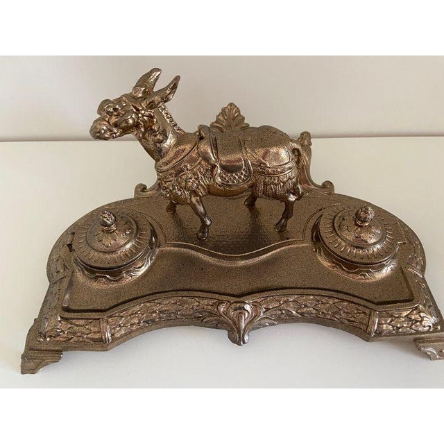 Atypical Writing Desk Set with Double Inkwells in Patinated Gilt Metal, 1890s-1910s For Sale - Image 5 of 16