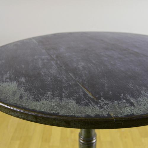 Brown Round Tripod Coffee Table, 1900s For Sale - Image 8 of 9
