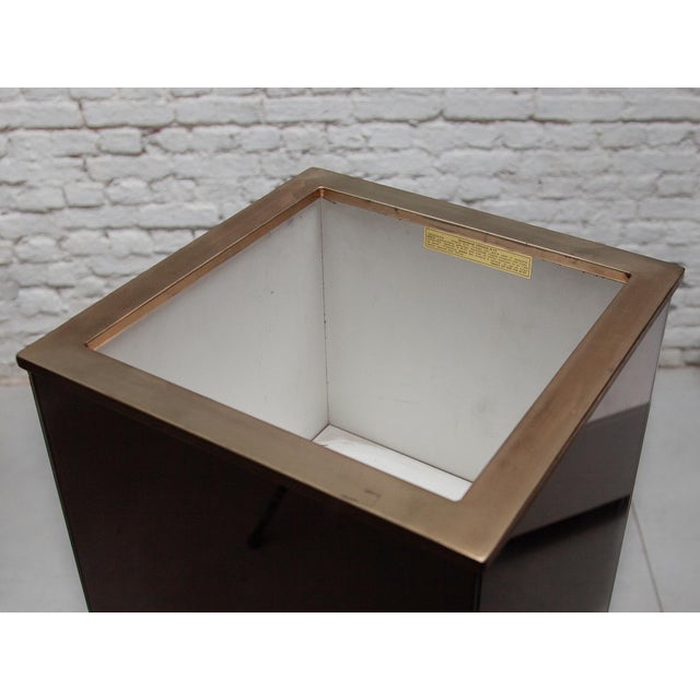 Smoked Mirrored Illuminated Planter attributed to Belgo Chrome, 1970s For Sale - Image 13 of 15