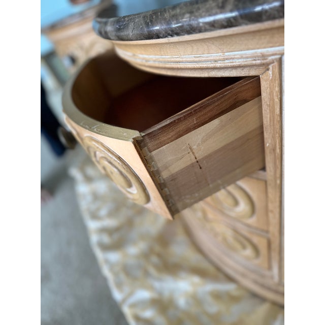 Brown Pair of Vintage Henredon Villandry Collection French Provincial Oval 3-Drawer Nightstands With Marble Tops For Sale - Image 8 of 15