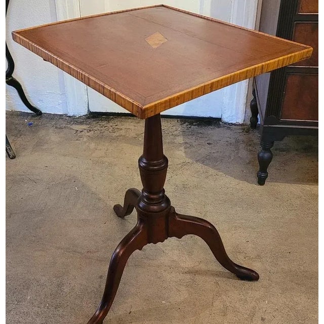 Auburn Early 19c American Sheraton Tilt Top Table of Neat Proportions For Sale - Image 8 of 9