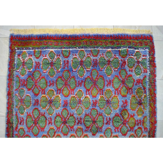 Textile 1940s Vintage Turkish Oushak Rug Hand Knotted High Pile Area Rug - 4′10″ × 8′5″ For Sale - Image 7 of 12