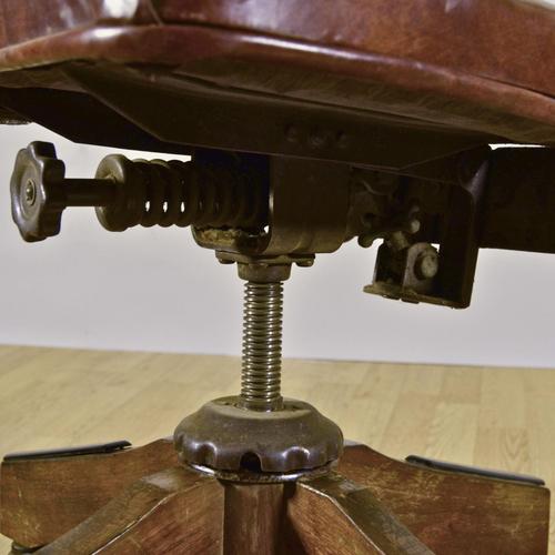 Vintage Swivel Office Chair in Wood and Tan Leather, 1900s For Sale - Image 6 of 9