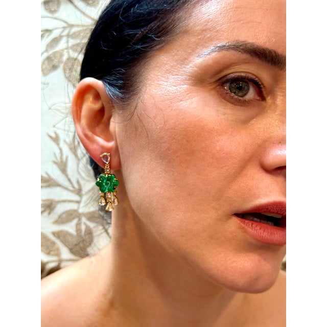12Ct Carved Emerald & 5 Ct Rose Diamond Dangling Post Earrings 22 Kt Yellow Gold For Sale - Image 13 of 18