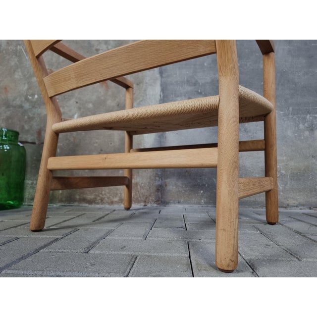 Danish CH44 Easy Chair in Oak by Hans Wegner for Carl Hansen & Søn, 2000s For Sale - Image 16 of 18