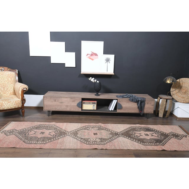 Traditional 1970s Turkish Oushak Handmade Wool Cotton Pink Runner Rug For Sale - Image 3 of 11