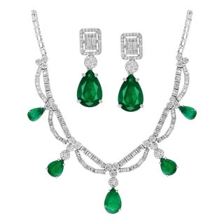 45 Ct Zambian Emerald and 12 Ct Diamond Necklace and Earring Bridal Suite For Sale