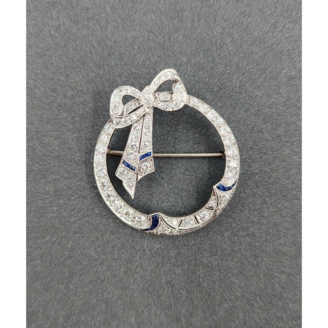 Modern 3.00 Ct Natural Sapphire & Diamond Brooch For Sale - Image 3 of 9