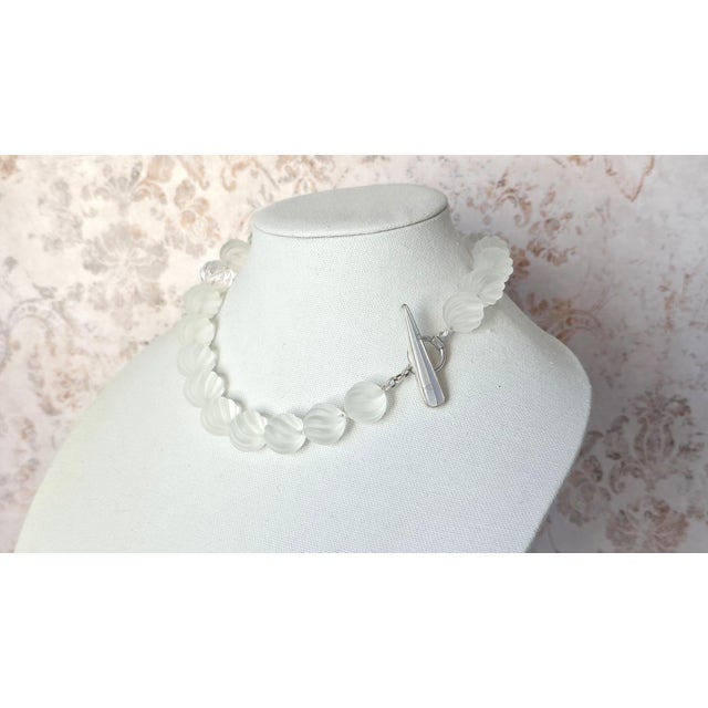 Swirl-Carved Frosted Rock Crystal Bead Necklace With Mother-of-Pearl Clasp For Sale In Cleveland - Image 6 of 9