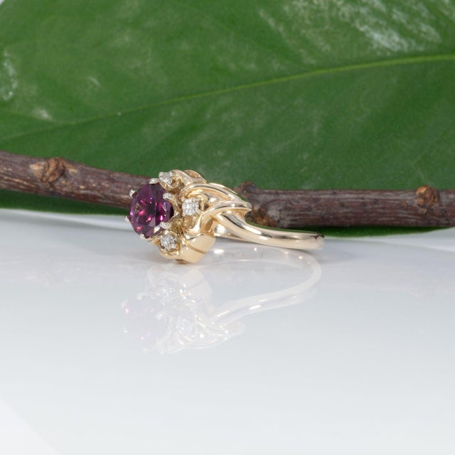 1.1Ct Purple Garnet Estate Ring With Natural Diamond: Solid 14k Gold, Size 6.75 For Sale In Columbus - Image 6 of 9