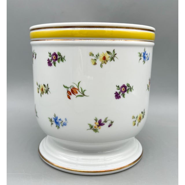 Vintage Continental Porcelain Cachepot Planter – Heinrich Germany Floral With Yellow Band - French Country/ Spring / Easter For Sale - Image 9 of 11