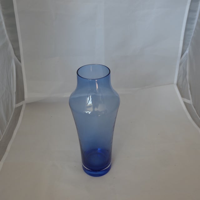 Blue Glass Vase by Tamara Aladin for Riihimäen Lasi Oy, 1960s For Sale - Image 4 of 6
