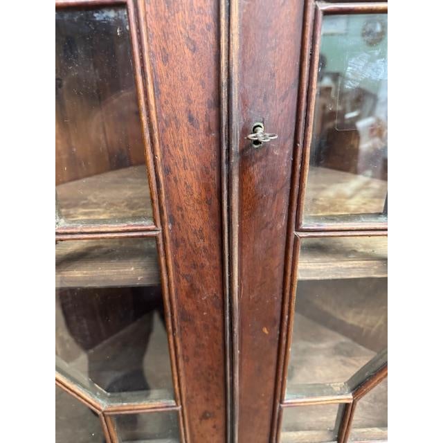 Early 20th Century Bench Made Inlaid Mahogany Federal Style 2 Piece Corner Cupboard For Sale - Image 10 of 14