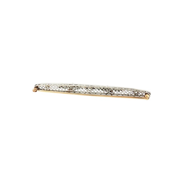 Traditional Early 20th-Century Platinum Over Gold 9 Diamond Filigree Bar Pin For Sale - Image 3 of 5