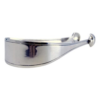 Plain Silver Sugar Tongs with Grooves Along the Stems For Sale