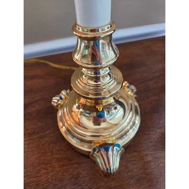 Traditional Vintage Stiffel Brass Buffet Table Candlestick Lamp With Stiffel Linen Shade For Sale - Image 3 of 10