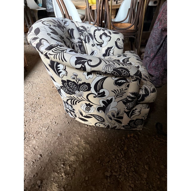 Hollywood Regency 1970’s Swivel Club Chair For Sale - Image 4 of 7