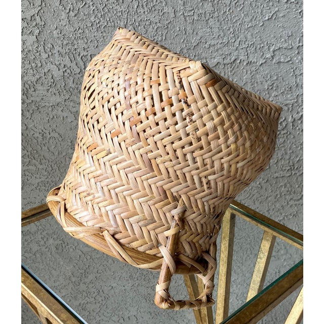 Stylish Mid 20th-Century Rattan & Bamboo Zig Zag Aka Herringbone Pattern Cachepot / Planter Basket For Sale - Image 13 of 18