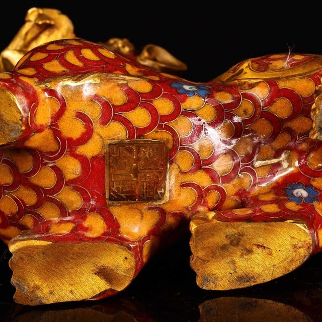 Red Mid 20th Century Pair of Gilt Cloisonne Enamel Qilin Figures – 7.9" Mythical Beast Statues For Sale - Image 8 of 9