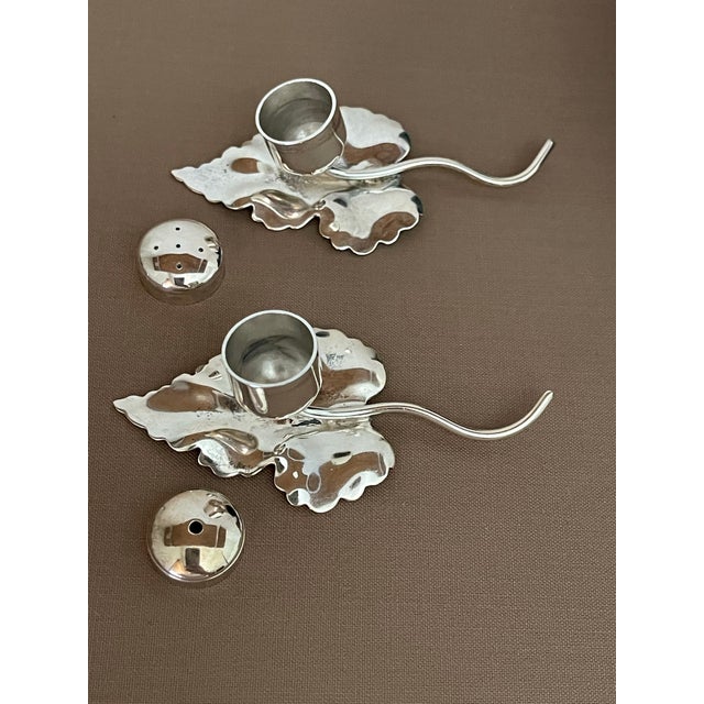 1920s Antique Leaf Design Silver Plated Salt and Pepper Shakers in Satin Lined Case - 3 pcs For Sale - Image 5 of 12